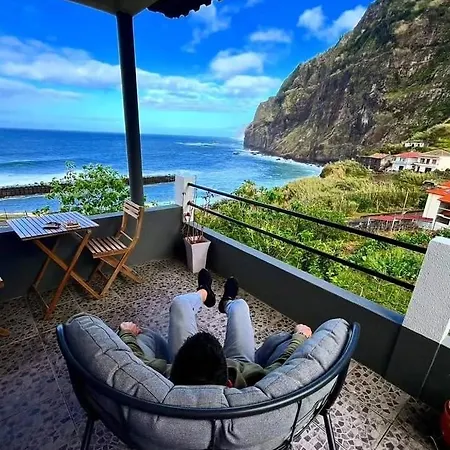 Dhamma Gasthof Ponta Delgada (Madeira)